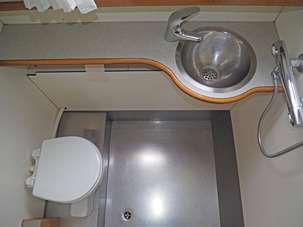 Salon, Accommodatie